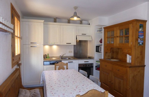 Les Contamines-Montjoie Apartment | 2-Room Cabin Apartment for 6 in Les Contamines-Montjoie, Central Location