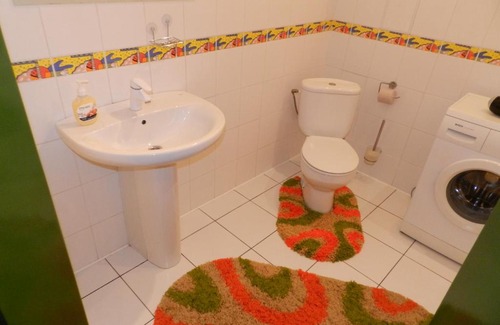 Zaporozhye Apartment | 2-room Studio Apartment on Sobornyi Avenue 174-а, by GrandHome