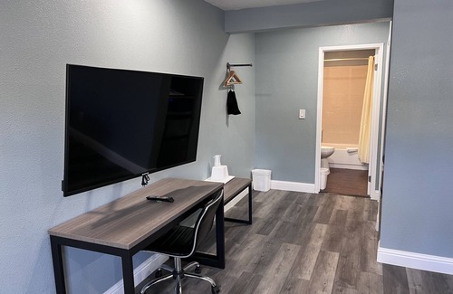 Seabright Hotel | 2 Room Suite - Indoor Pool and Spa - Walk to the Boardwalk
