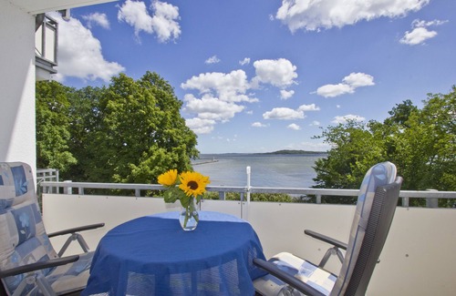 Lauterbach Apartment | 2-room vacation apartment with sea view from the balcony - Villa Vilmblick FeWo 15
