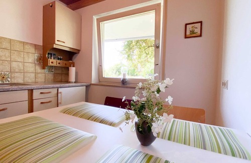 Bermatingen Apartment | 2-room vacation apartment Koch No. 1, shower/WC, 60 sqm, ground floor - Haus Koch