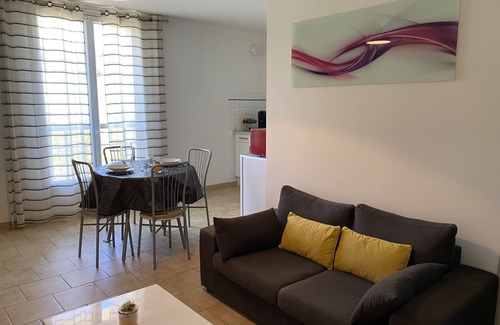 Riez Apartment | 2 Rooms in the heart of Provence