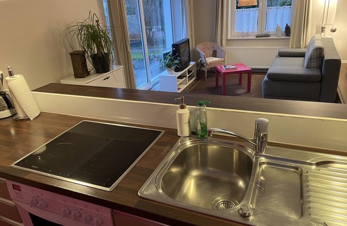 Kakenstorf Apartment | 2 rooms/kitchen/bathroom between HH/LG