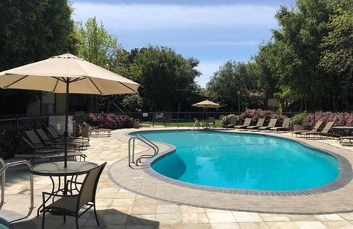 West Carson Condo | 2 Rooms to rent in beautiful 2 story home