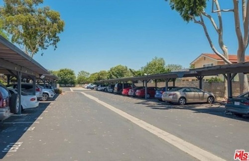 West Carson Condo | 2 Rooms to rent in beautiful 2 story home
