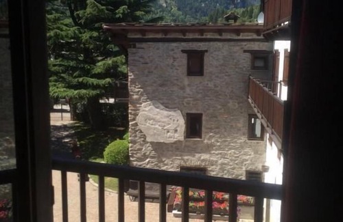 Pallusieux Apartment | 2 Rooms With Mt. Blanc View and Garden