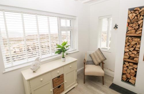 Horton House | 2 Salt Cottage