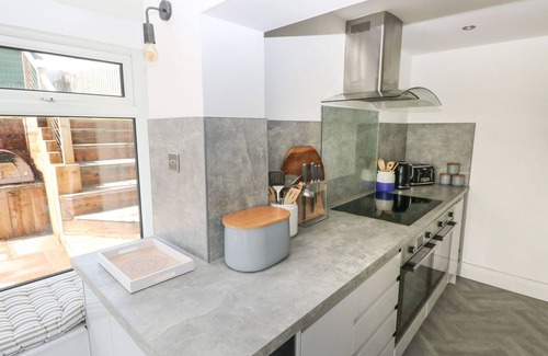 Horton Cottage | 2 SALT COTTAGE, pet friendly, character holiday cottage in Port Eynon