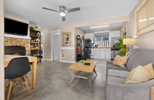 Downtown Cannon Beach Condo | 2 Sandals Cabana: Oceanview | Steps to Beach | Dog-Friendly
