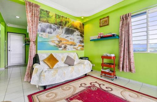 Rawang Apartment | 2 scenic air cond bedrooms, 1 room ceiling fan, near Bandar Rawang