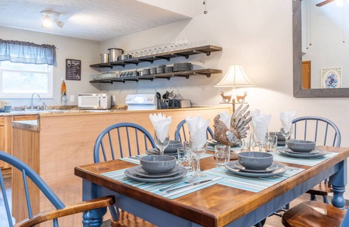 Caton House | ️ 2 Secluded Dual Unit Mountain Homes Sleeps 22 ️ Near DollyWood 2 HOT TUBS ️ Game Room