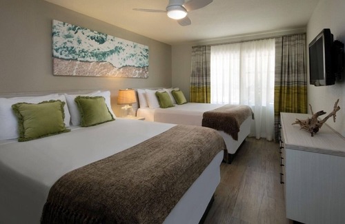 Islamorada Resort | 2 Separate Unites w/2 Bedrooms, Kitchenette, Pool, Free Parking & Pool