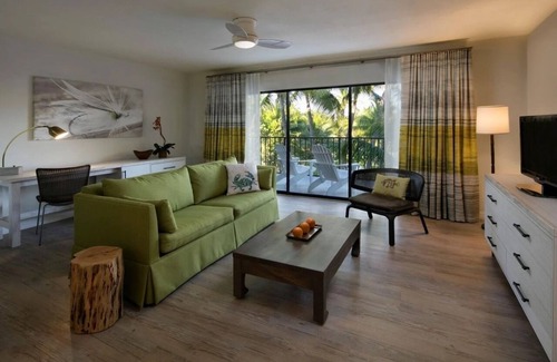 Islamorada Resort | 2 Separate Unites w/2 Bedrooms, Kitchenette, Pool, Free Parking & Pool