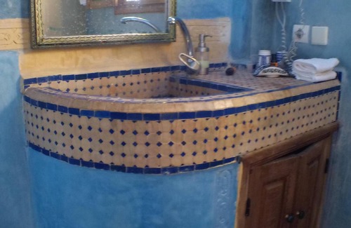 Ain Azlitan Bed & Breakfast | 2 Single Beds, Riad Layalina Fez: Pool, 360° View & Free Secure Parking at Foot