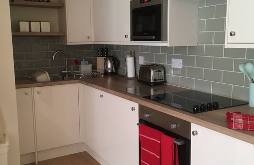 Upton St. Leonards Cottage | 2 Single storey cottages near village amenities ideal for couples and families