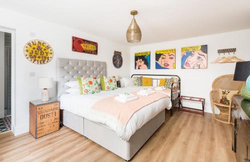 Gloucester Apartment | 2 Spa Villas Gloucester