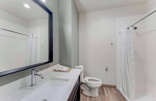 Eastside Promise Neighborhood Hotel | 2 Spacious Room w/Complimentary Breakfast Ideal for Group Business Trip