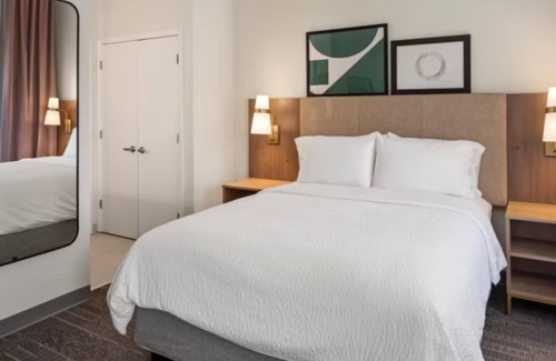 West Bloomington House | 2 Spacious Suites Near Mall of America, MSP Airport & Downtown Minneapolis