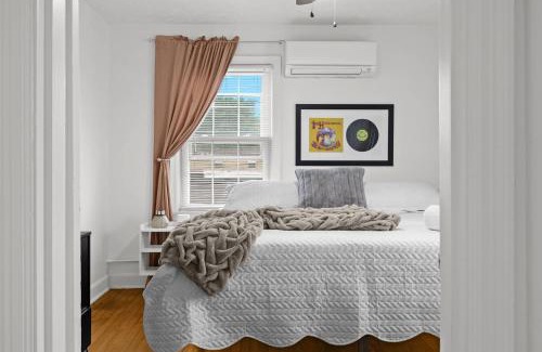 Audubon Apartment | 2 Spacious Units Close to Downtown & Expo Center