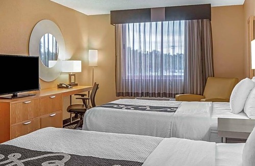 Naples Hotel | 2-Star Hotel ∙ La Quinta by Wyndham Naples Downtown