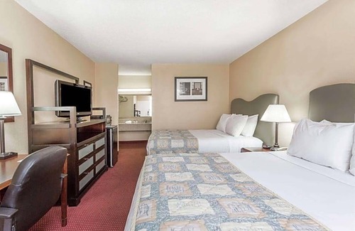 Altamonte Springs Hotel | 2-Star Hotel ∙ Ramada by Wyndham Altamonte Springs