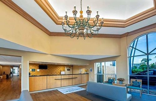 West Palm Beach Hotel | 2-Star Hotel ∙ La Quinta by Wyndham West Palm Beach Airport