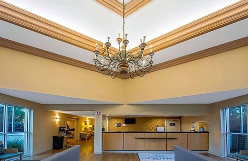 West Palm Beach Hotel | 2-Star Hotel ∙ La Quinta by Wyndham West Palm Beach Airport