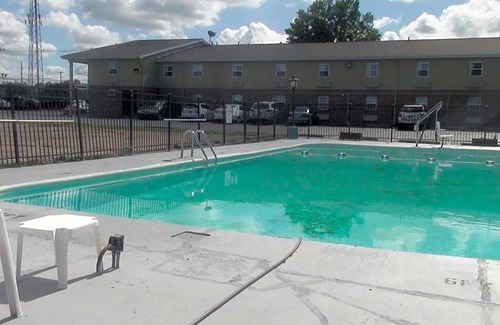 Amherst Hotel | 2-Star Hotel ∙ Days Inn by Wyndham Amherst