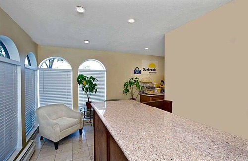 South San Jose Hotel | 2-Star Hotel ∙ Days Inn by Wyndham San Jose Convention Center