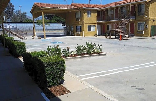 Sylmar Hotel | 2-Star Hotel ∙ Economy Inn Motel