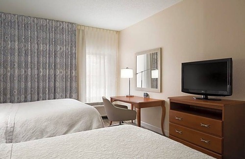 Findlay Hotel | 2-Star Hotel ∙ Hampton Inn Findlay