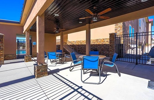 Tyrone Hotel | 2-Star Hotel ∙ Holiday Inn Express Silver City, an IHG Hotel