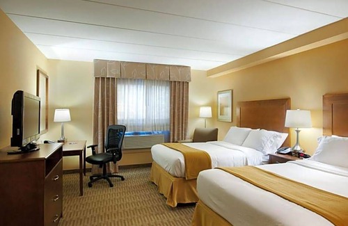 Essington Hotel | 2-Star Hotel ∙ Holiday Inn Express Philadelphia Airport, an IHG Hotel