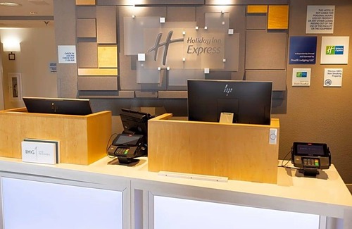 O'Neill Hotel | 2-Star Hotel ∙ Holiday Inn Express O'Neill, an IHG Hotel