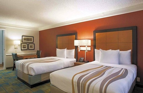 Lincoln Acres Hotel | 2-Star Hotel ∙ La Quinta Inn by Wyndham San Diego Chula Vista