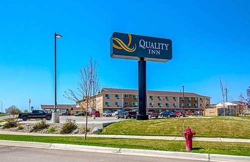 Williston Hotel | 2-Star Hotel ∙ Quality Inn Williston