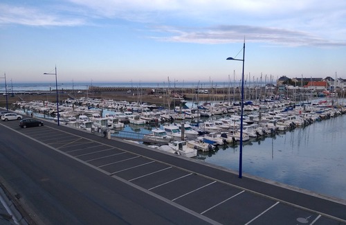 Grandcamp-Maisy Apartment | 2 steps from the sea with a breathtaking view