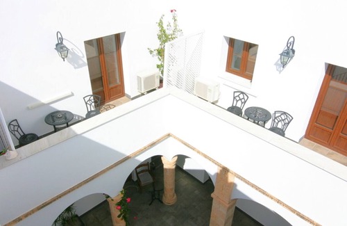 Medina-Sidonia Condo | 2- storey Apartment