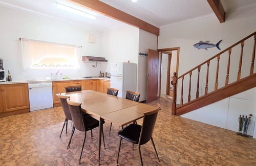 Lacepede House | 2 Storey Holiday Home With Ocean Views - Beach Access right across the road!