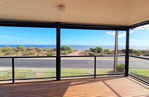 Lacepede House | 2 Storey Holiday Home With Ocean Views - Beach Access right across the road!
