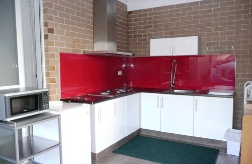 Plympton House | 2 Storey New Luxury Home great location 2 bathrooms 3 toilets sleeps 12