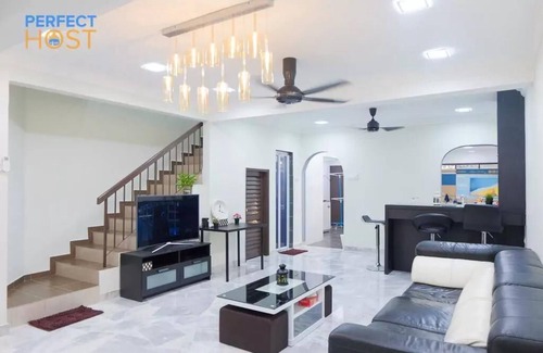 Bandar Sunway House | 2 Storey Terrace 100mbs WiFi opp. Sunway