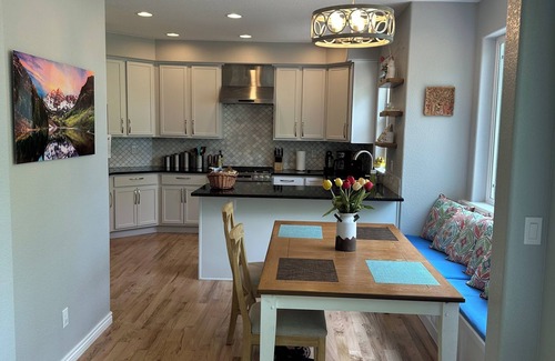 Lafayette House | 2-Story, 3 bed, 2.5 bath, Patio, Yard, Fireplace