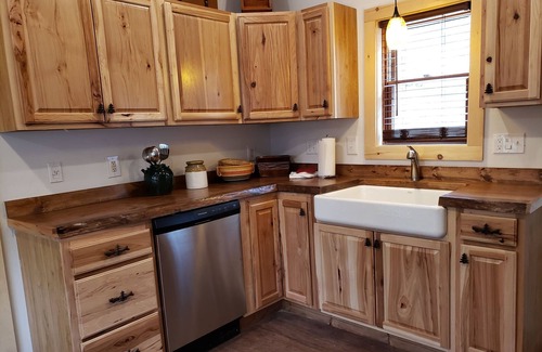 Lake George Cabin | 2 STORY ADIRONDACK LOG CABIN-SKI ! SKI! SKI!