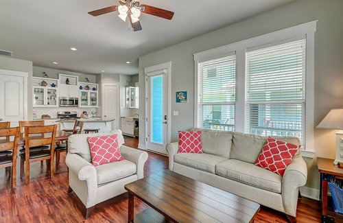 Sailhouse House | 2-story dog-friendly home with balcony, W/D, gas grill & on-site outdoor pool