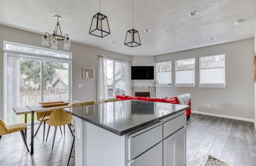 Carlton House | 2-story downtown home with fireplace, enclosed yard, W/D, streaming, & dogs OK