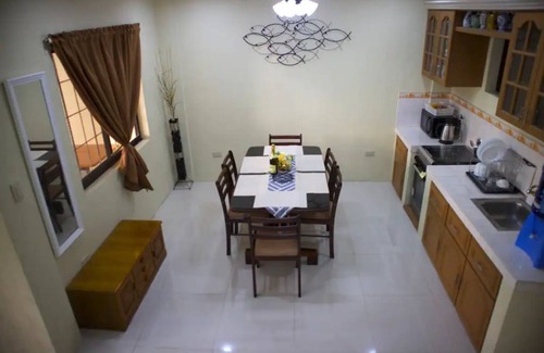 Davao Villa | 2-Story Family/Baby-Proof Home for 10 — 10min Drive to Int'l Airport