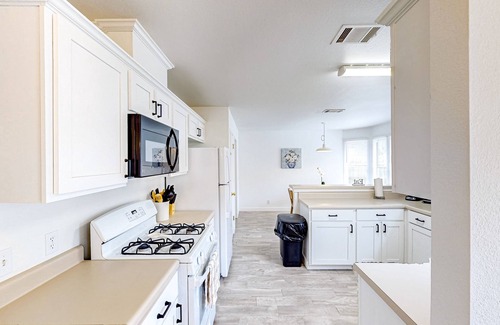 Buda House | 2-story home with private outdoor pool, fenced backyard, fireplace, patio, & AC