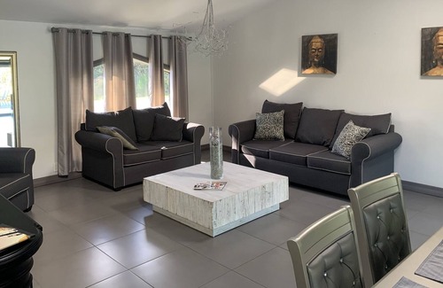 Fort Myers House | 2 Story Modern Home on the Caloosahatchee River.