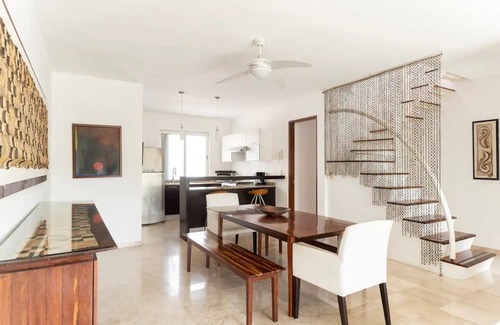 Centro Apartment | 2 story PH heated jacuzzi close Beach & 5th